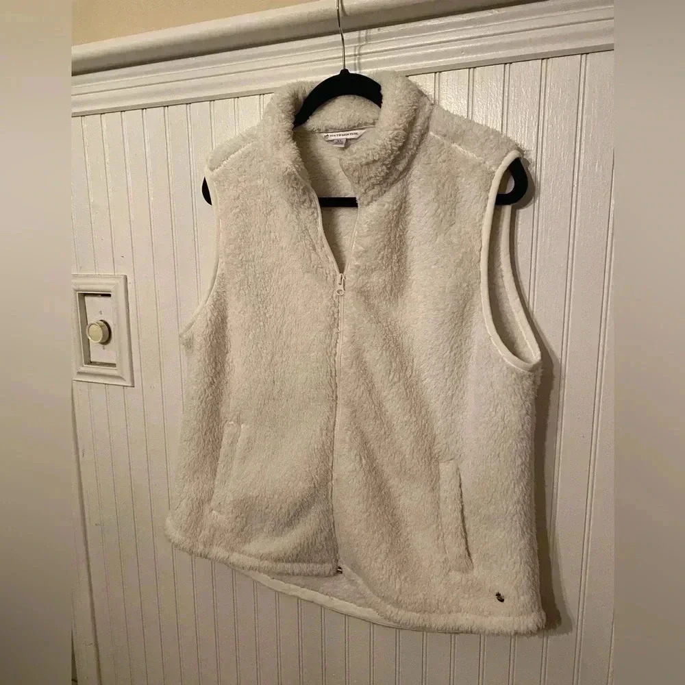 Southern Tide Peggy fuzzy vest with pockets